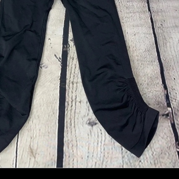 Lululemon capri leggings womens size 4 - Picture 4 of 5